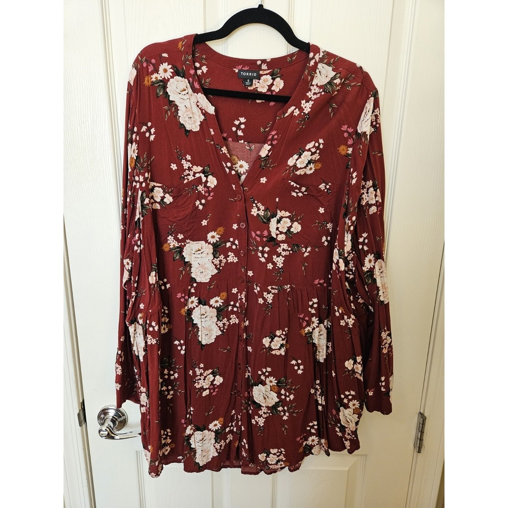 Torrid Emma Babydoll Challis Button-Front Floral V-Neck Pockets Tunic, Plus 5X